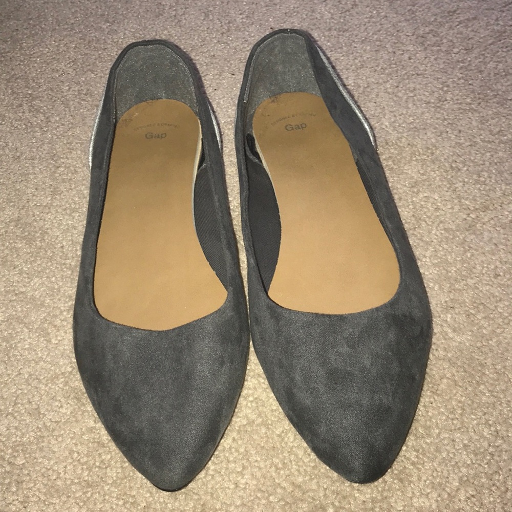 NWOT Gap Suede Flats